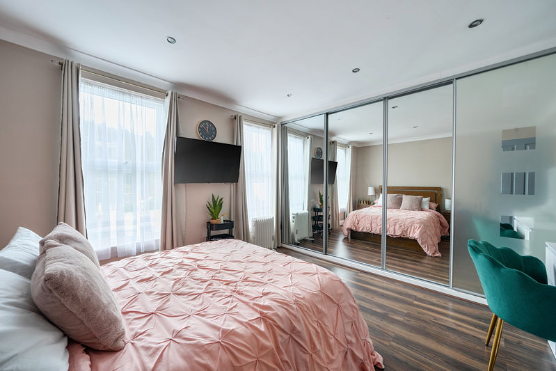 Bedroom- click for photo gallery